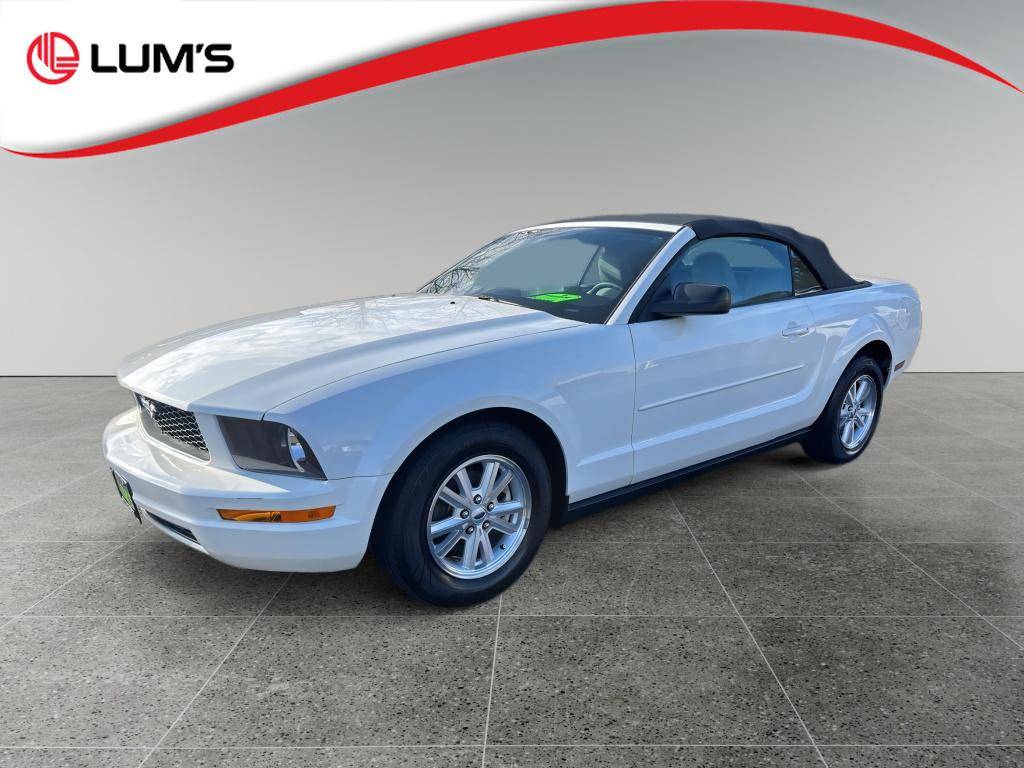 2007 Ford Mustang Deluxe