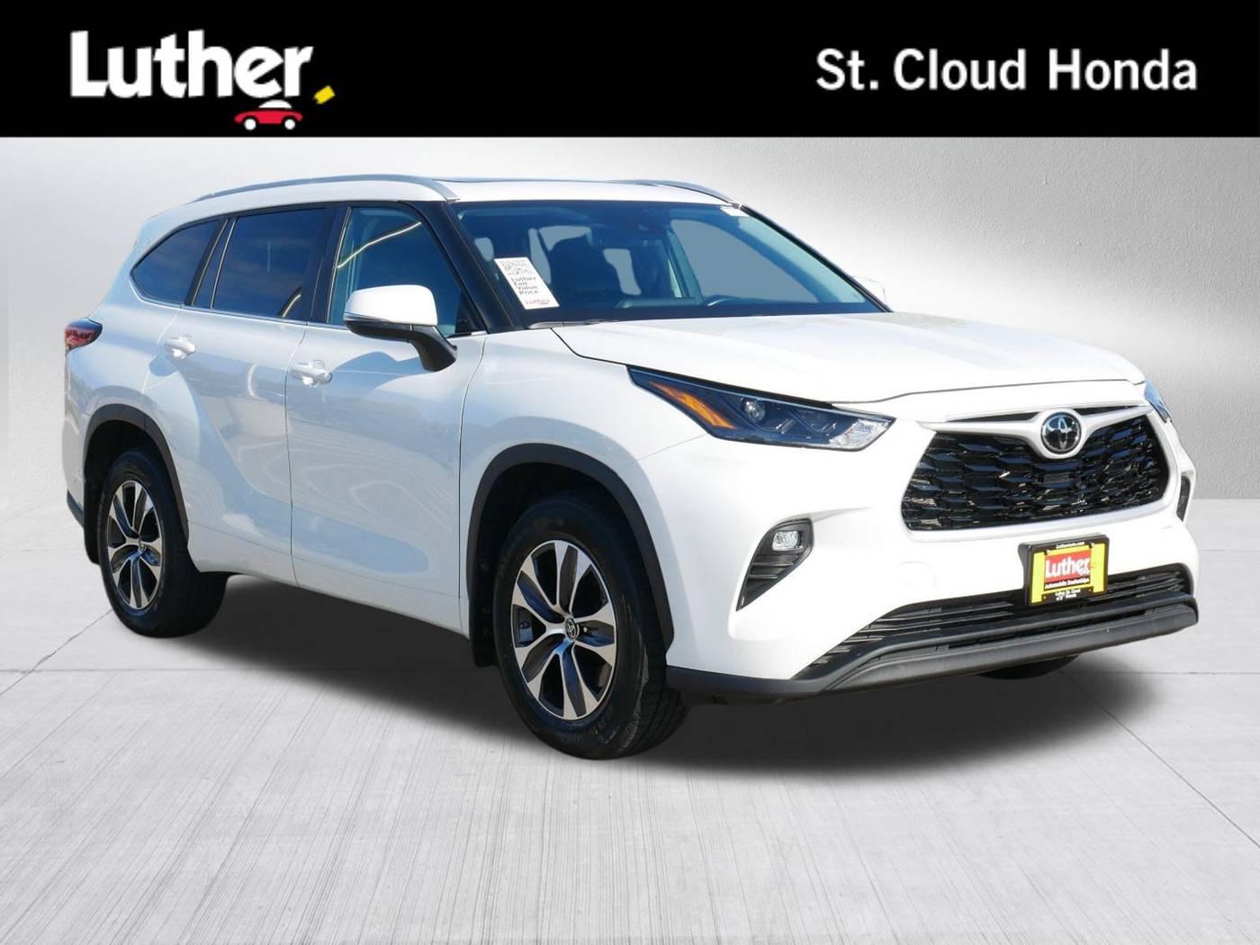 2023 Toyota Highlander XLE — SUV — 23,199 mi — Wait Park, MN