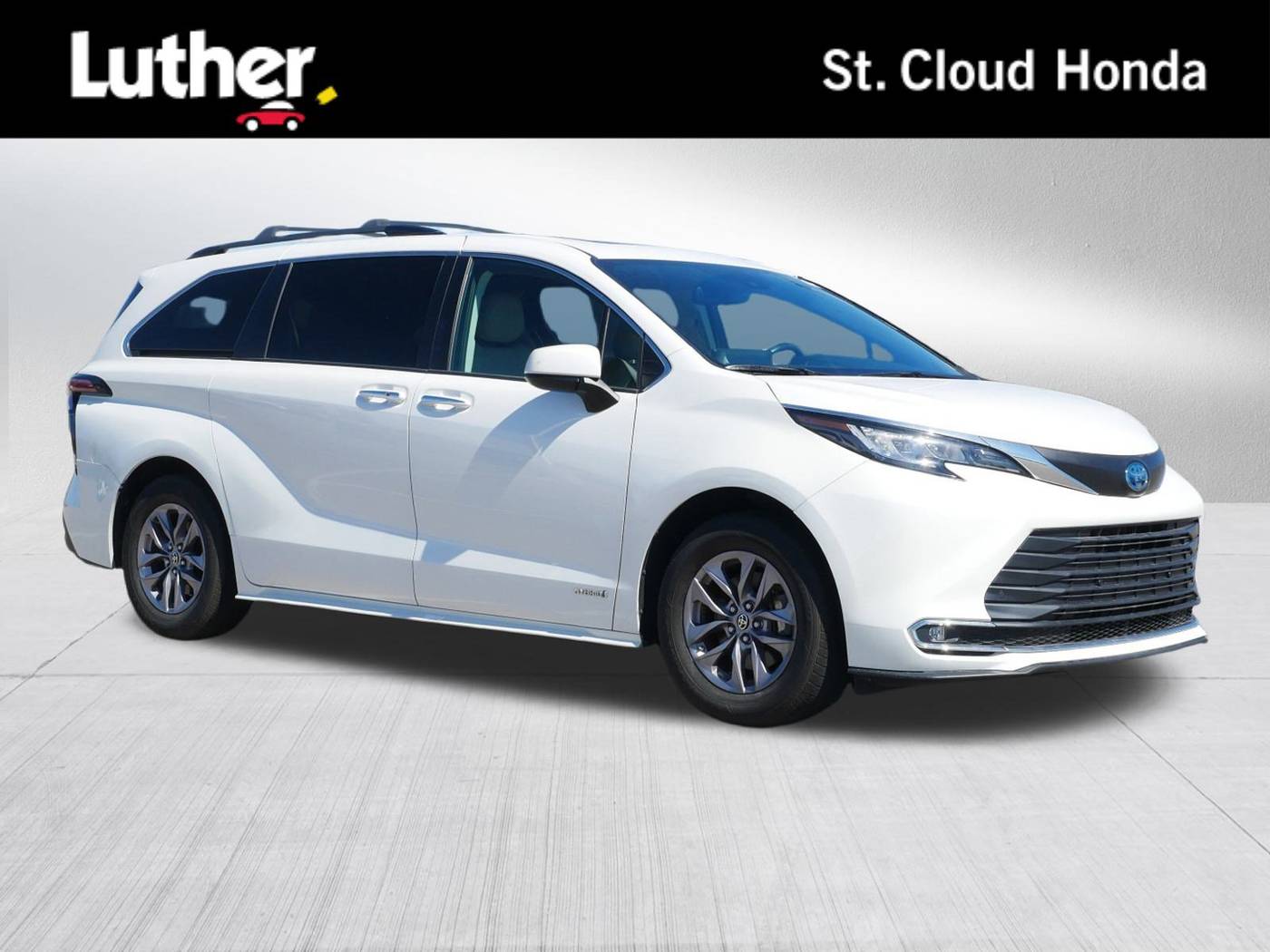 2021 Toyota Sienna XLE — Minivan — 50,182 mi — Wait Park, MN