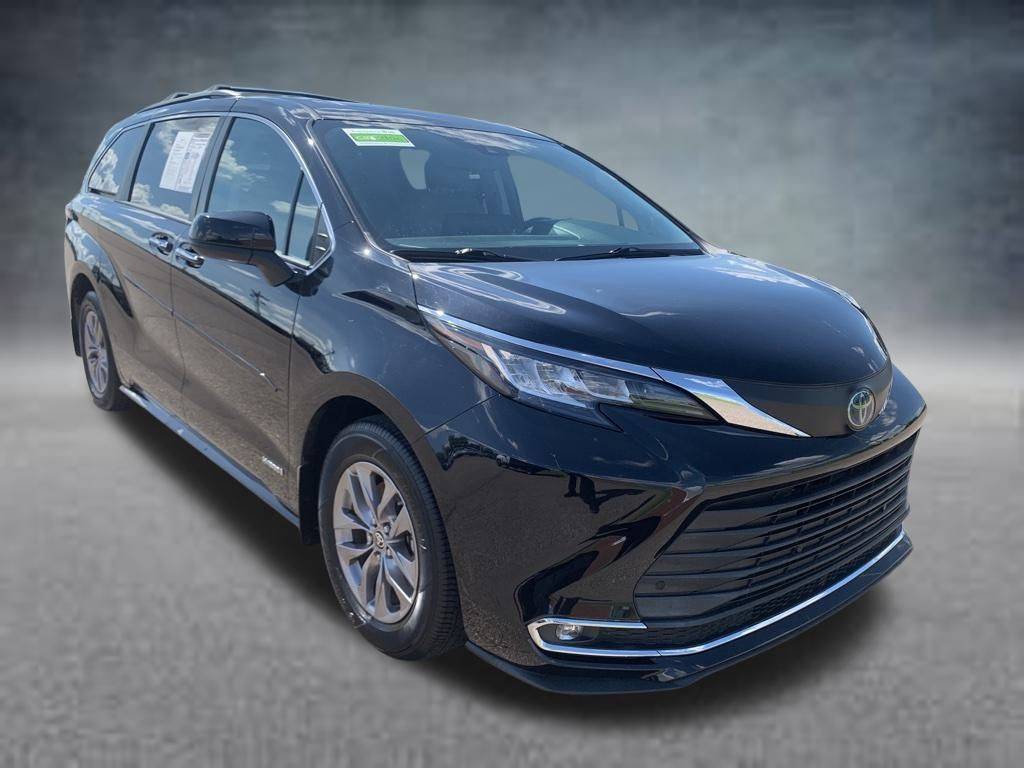 2021 Toyota Sienna XLE — Minivan — 56,565 mi — Dyersburg, TN