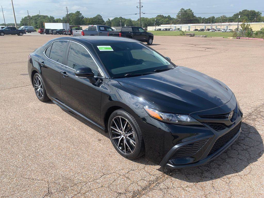 2023 Toyota Camry SE — Sedan — 15,260 mi — Dyersburg, TN