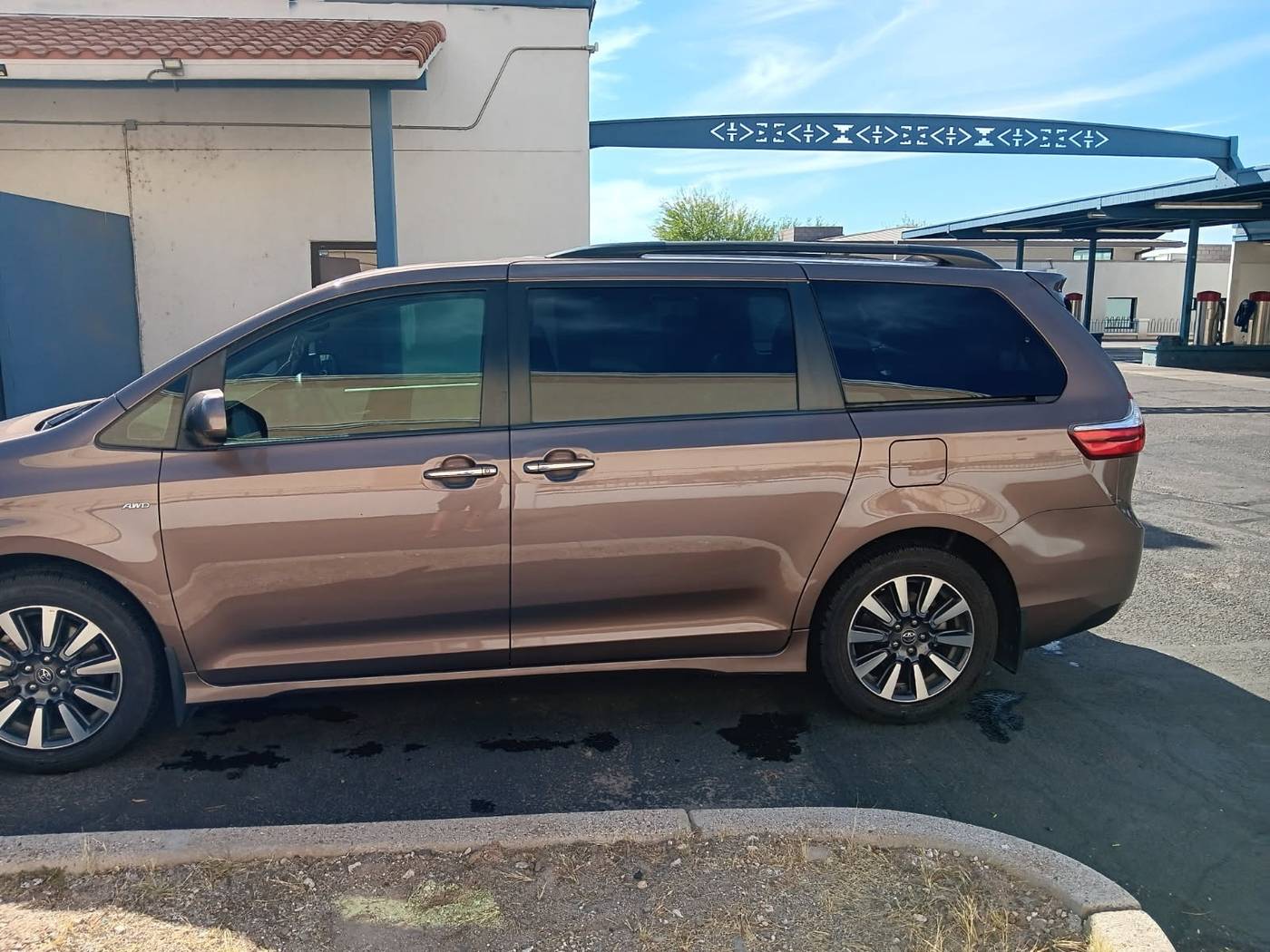 2019 Toyota Sienna XLE — Minivan — 41,460 mi — Oracle, AZ