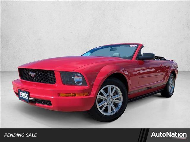 2007 Ford Mustang Deluxe
