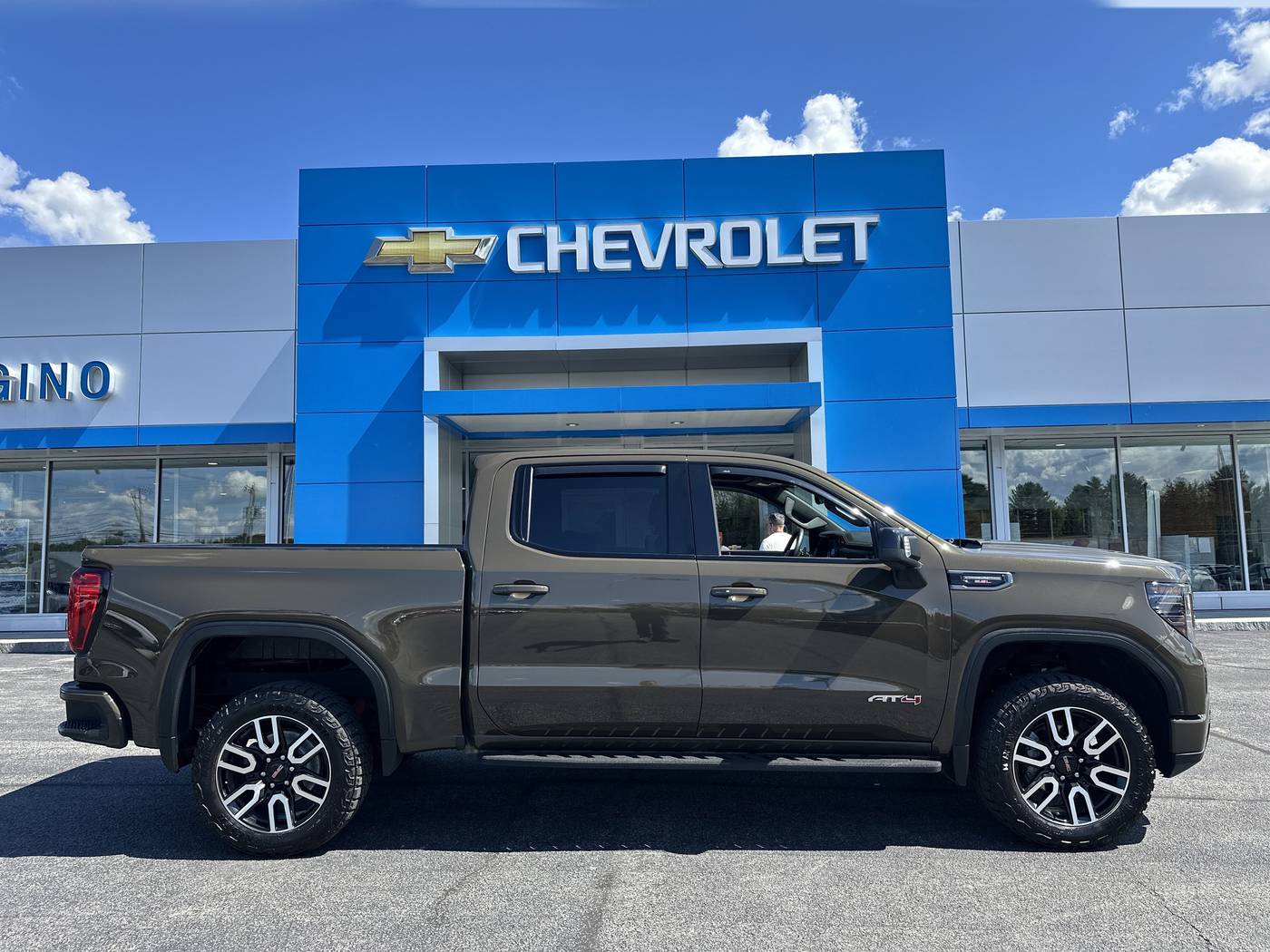2024 GMC Sierra 1500 AT4 — Pickup Truck — 13,898 mi — Amsterdam, NY