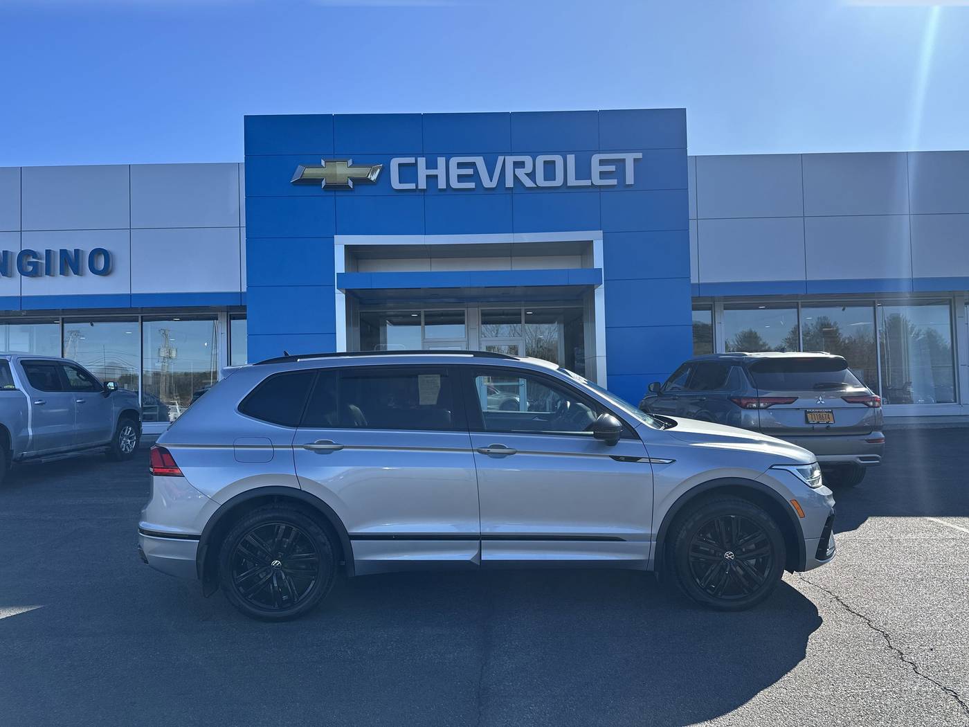 2022 Volkswagen Tiguan SE R-Line Black — SUV — 48,559 mi — Amsterdam, NY