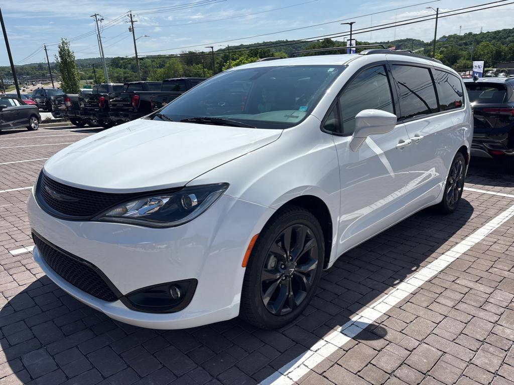 2020 Chrysler Pacifica Touring L — Minivan — 65,865 mi — Knoxville, TN