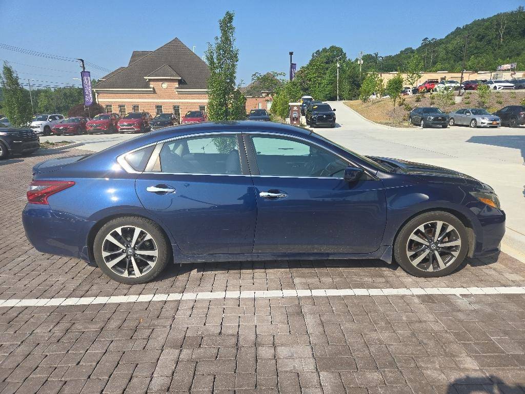 2017 Nissan Altima 2.5 SR — Sedan — 131,059 mi — Knoxville, TN