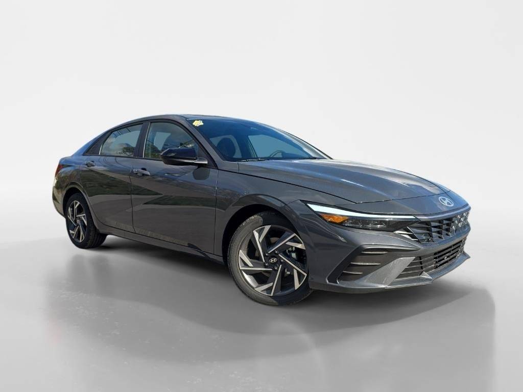 2025 Hyundai Elantra SEL Sport — Sedan — 2,143 mi — Knoxville, TN