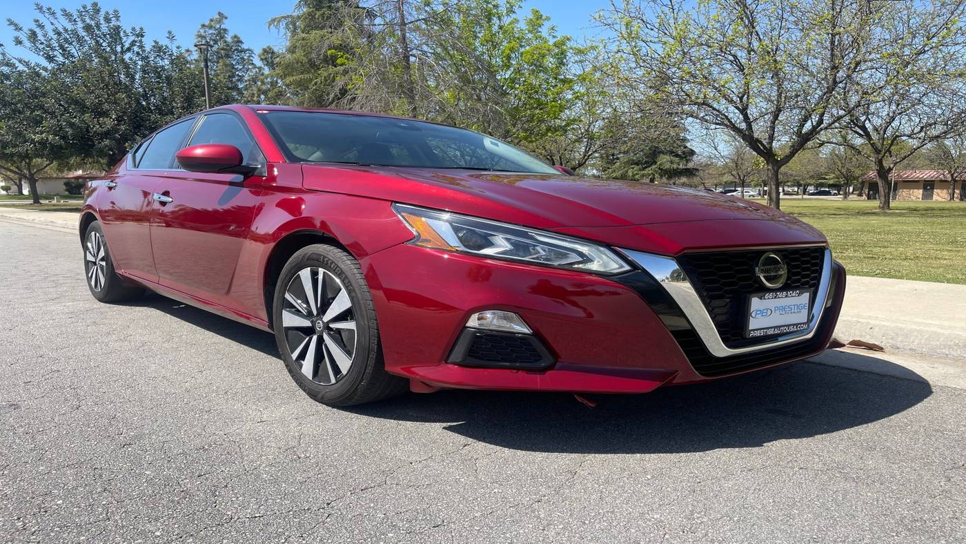 2022 Nissan Altima SV — Sedan — 71,640 mi — Bakersfield, CA