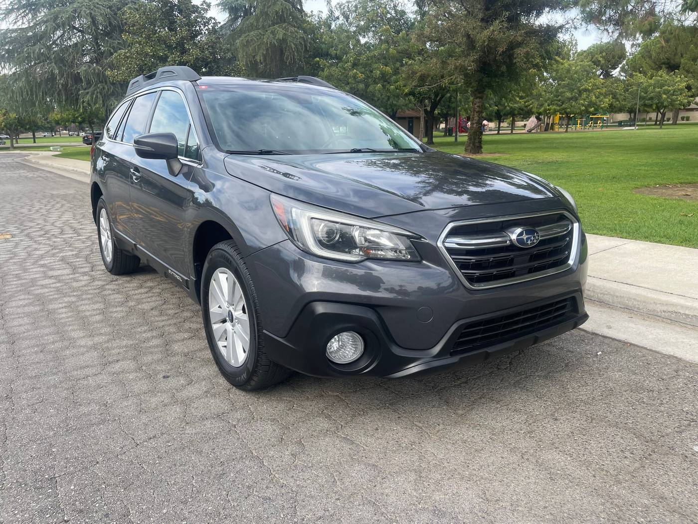 2018 Subaru Outback 2.5i Premium — SUV — 86,827 mi — Bakersfield, CA
