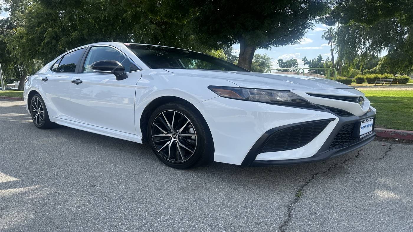 2022 Toyota Camry Hybrid SE — Sedan — 126,574 mi — Bakersfield, CA