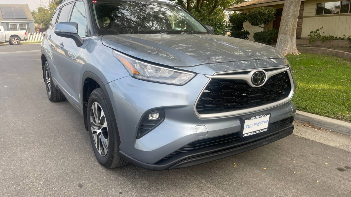 2020 Toyota Highlander XLE — SUV — 82,000 mi — Bakersfield, CA