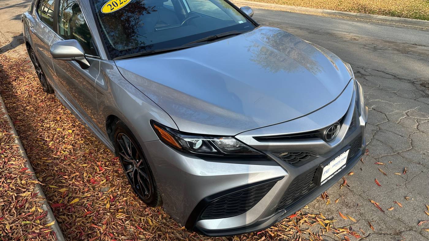 2023 Toyota Camry SE — Sedan — 43,525 mi — Bakersfield, CA