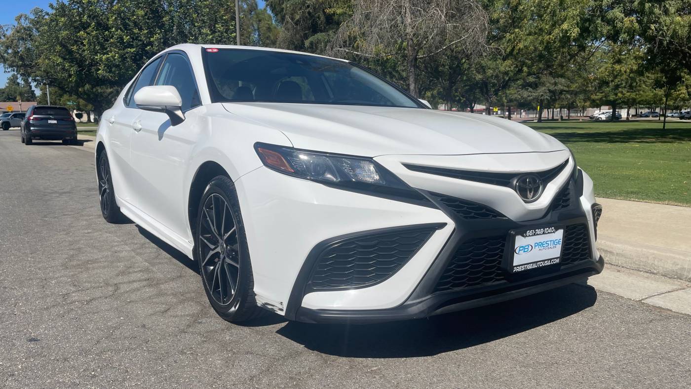 2022 Toyota Camry SE — Sedan — 103,786 mi — Bakersfield, CA