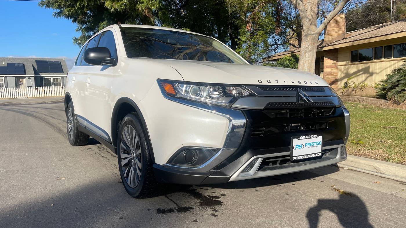 2020 Mitsubishi Outlander ES — SUV — 70,932 mi — Bakersfield, CA