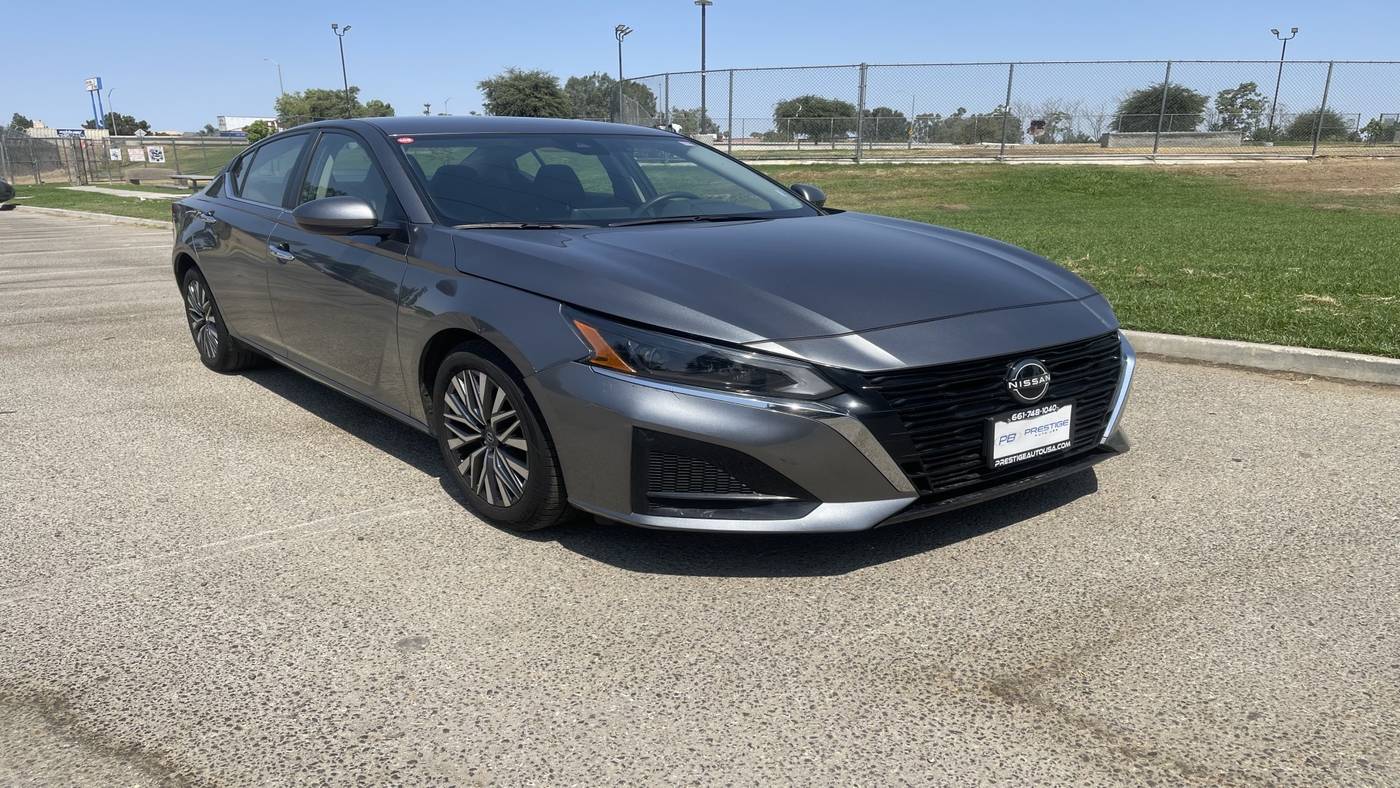 2023 Nissan Altima SV — Sedan — 33,212 mi — Bakersfield, CA