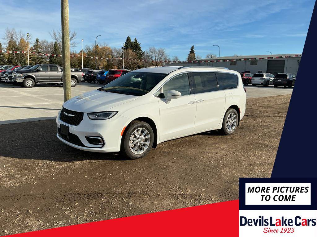 2021 Chrysler Pacifica Touring L — Minivan — 91,934 mi — Devils Lake, ND