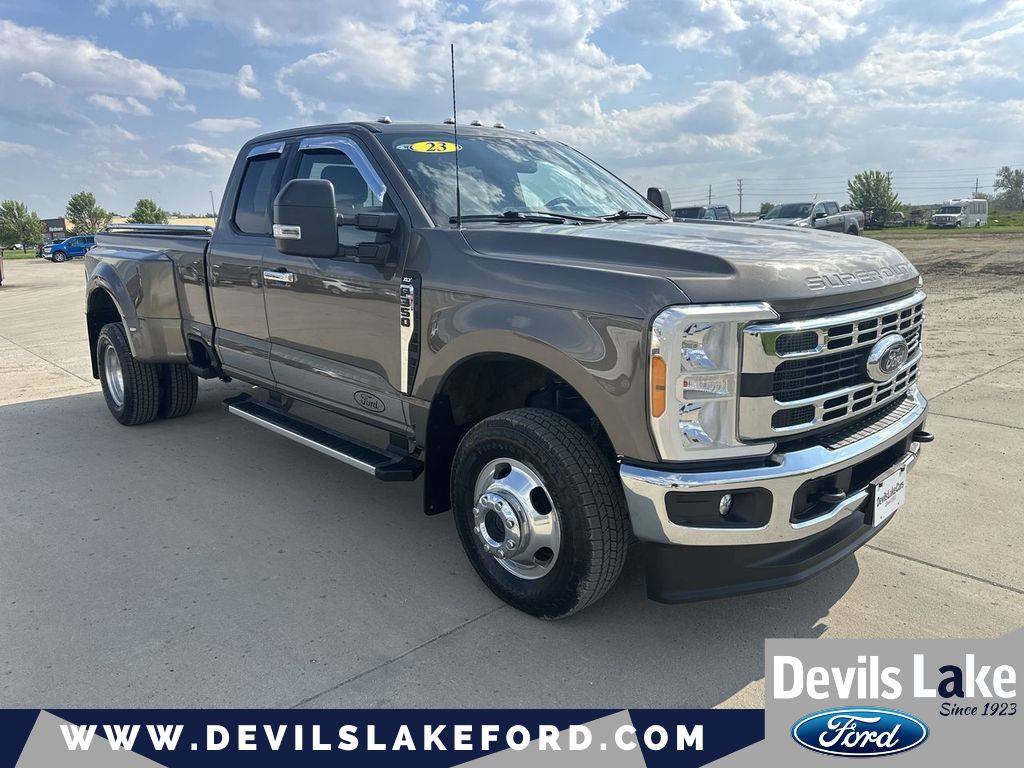 2023 Ford Super Duty F-350 XLT — Pickup Truck — 32,448 mi — Devils Lake, ND