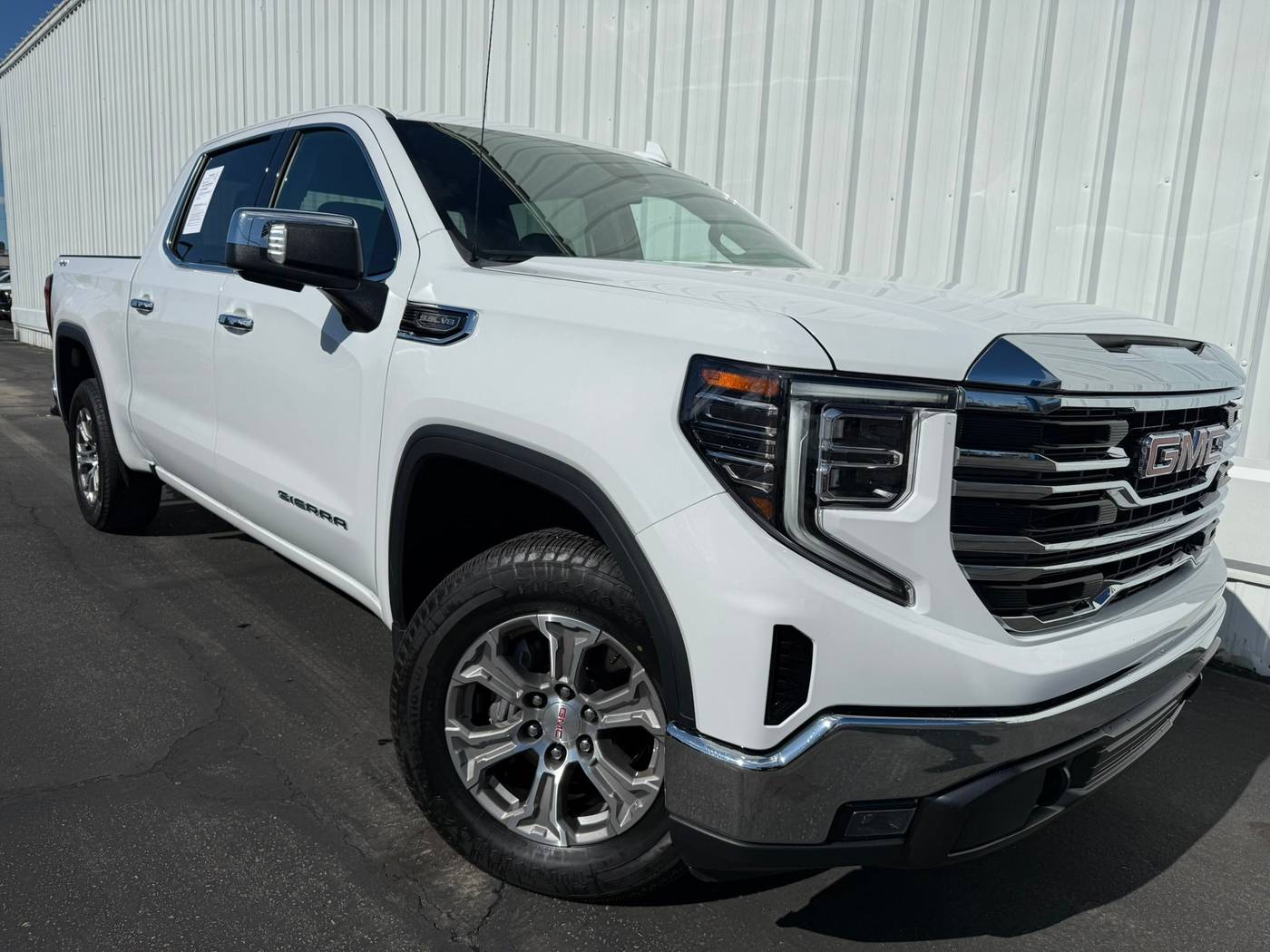 2024 GMC Sierra 1500 SLT — Pickup Truck — 32,227 mi — Reedley, CA