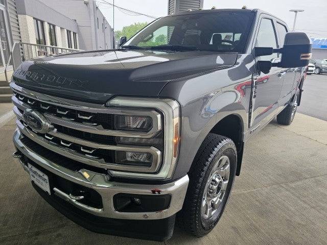 2024 Ford Super Duty F-350 LARIAT — Pickup Truck — 23,500 mi — Marion, OH