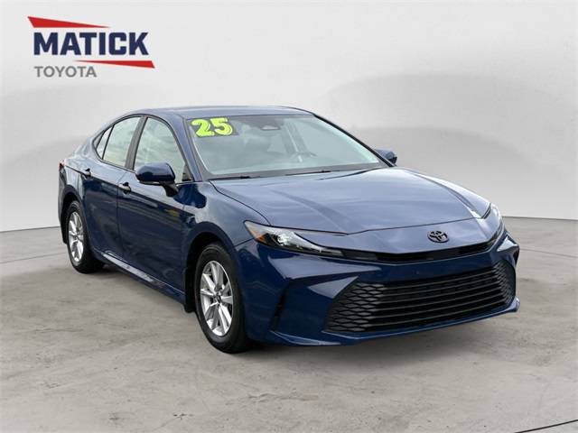 2025 Toyota Camry Hybrid LE — Sedan — 23,483 mi — Macomb, MI