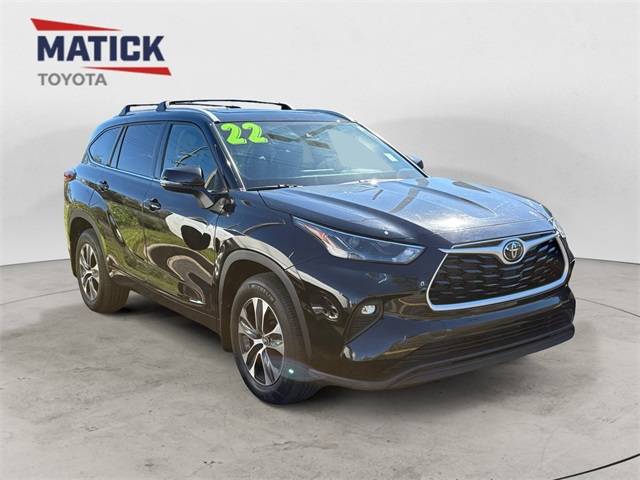 2022 Toyota Highlander XLE — SUV — 36,881 mi — Macomb, MI