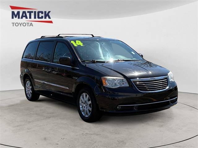 2014 Chrysler Town & Country Touring — Minivan — 157,373 mi — Macomb, MI