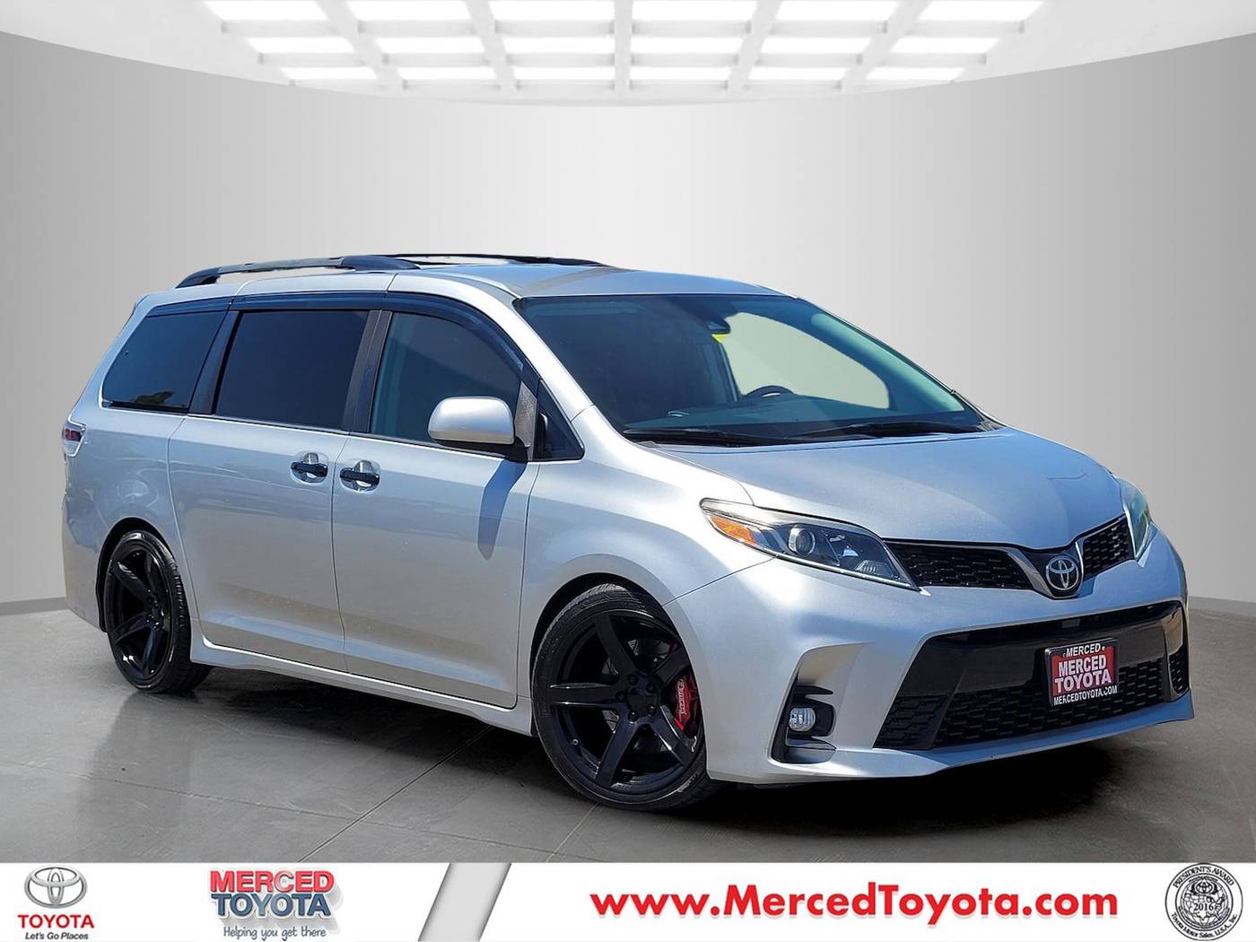 2019 Toyota Sienna SE — Minivan — 63,785 mi — Merced, CA