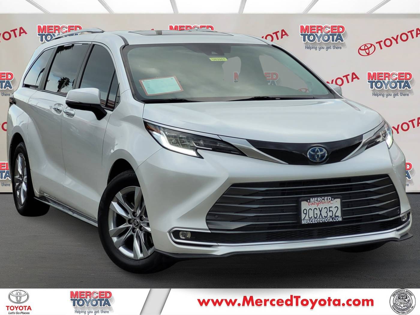 2022 Toyota Sienna Limited — Minivan — 69,601 mi — Merced, CA