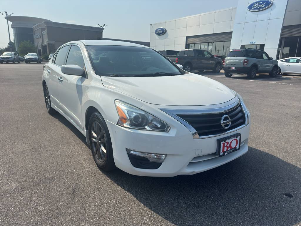 2015 Nissan Altima 2.5 S — Sedan — 106,000 mi — Ellisville, MO