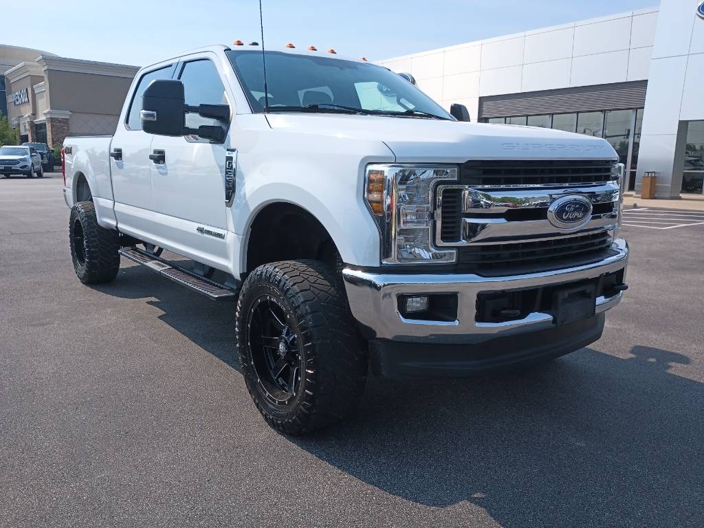 2019 Ford Super Duty F-350 XLT — Pickup Truck — 117,000 mi — Ellisville, MO