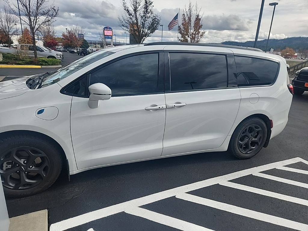 2021 Chrysler Pacifica Hybrid Touring L — Minivan — 106,491 mi — Post Falls, ID