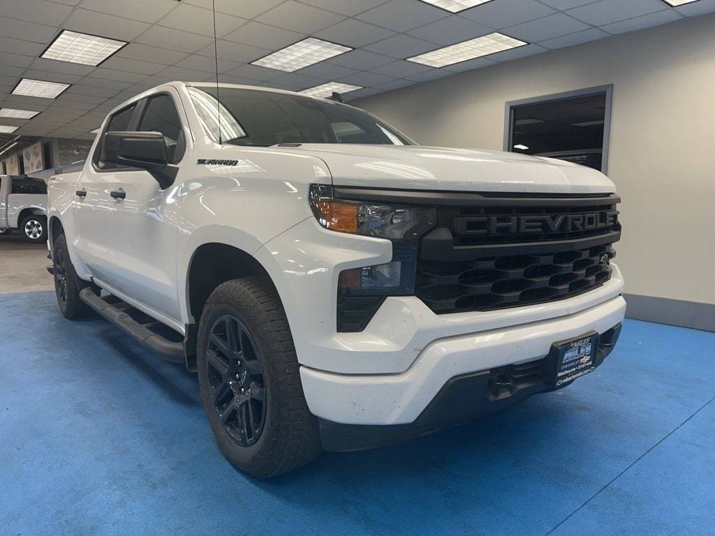 2025 Chevrolet Silverado 1500 Custom — Pickup Truck — 4,522 mi — Decatur, IL
