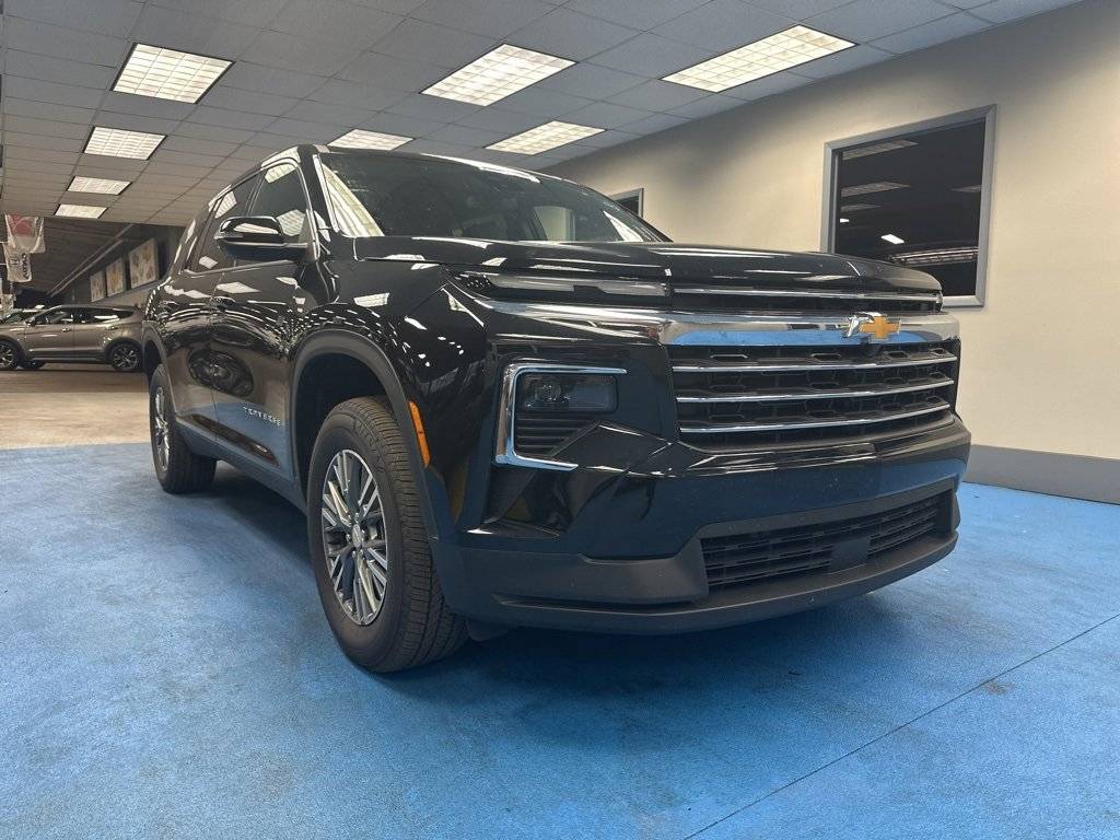 2025 Chevrolet Traverse LT — SUV — 12,827 mi — Decatur, IL
