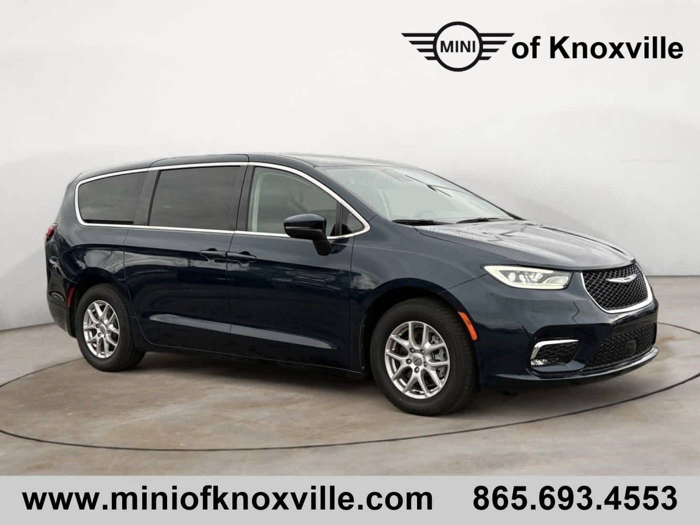 2023 Chrysler Pacifica Touring L — Minivan — 45,873 mi — Knoxville, TN
