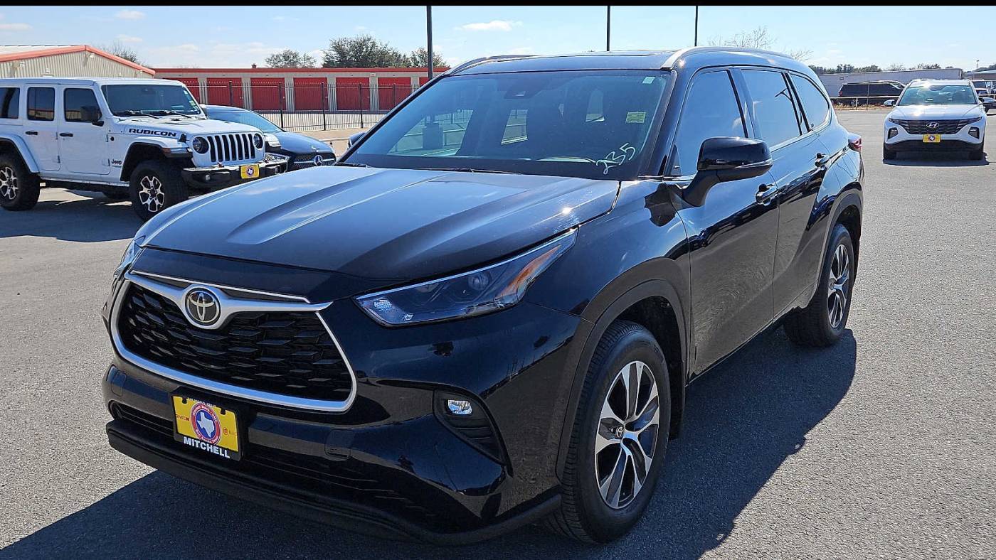 2022 Toyota Highlander XLE — SUV — 23,912 mi — San Angelo, TX