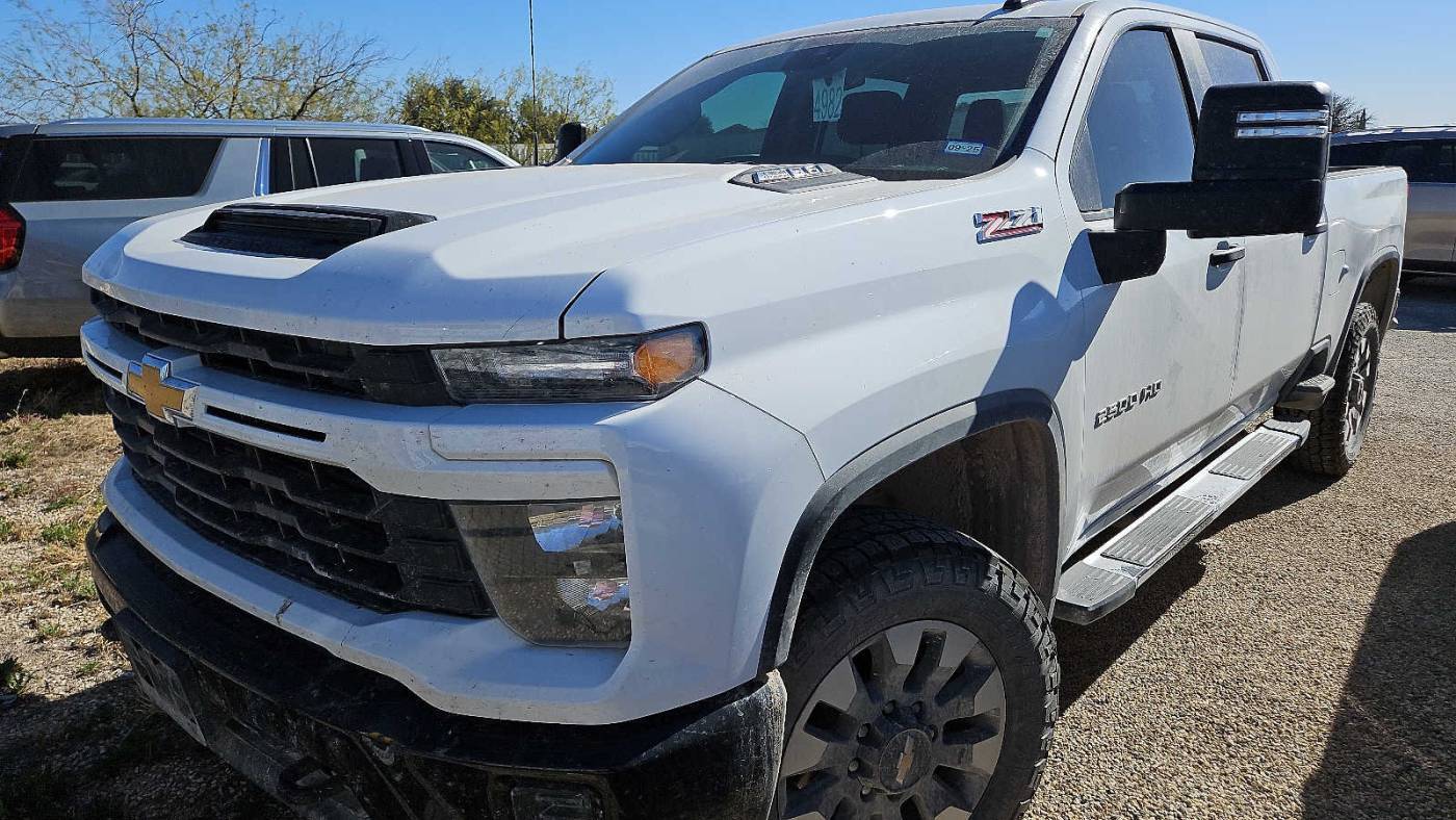 2024 Chevrolet Silverado 2500HD Custom — Pickup Truck — 38,635 mi — San Angelo, TX