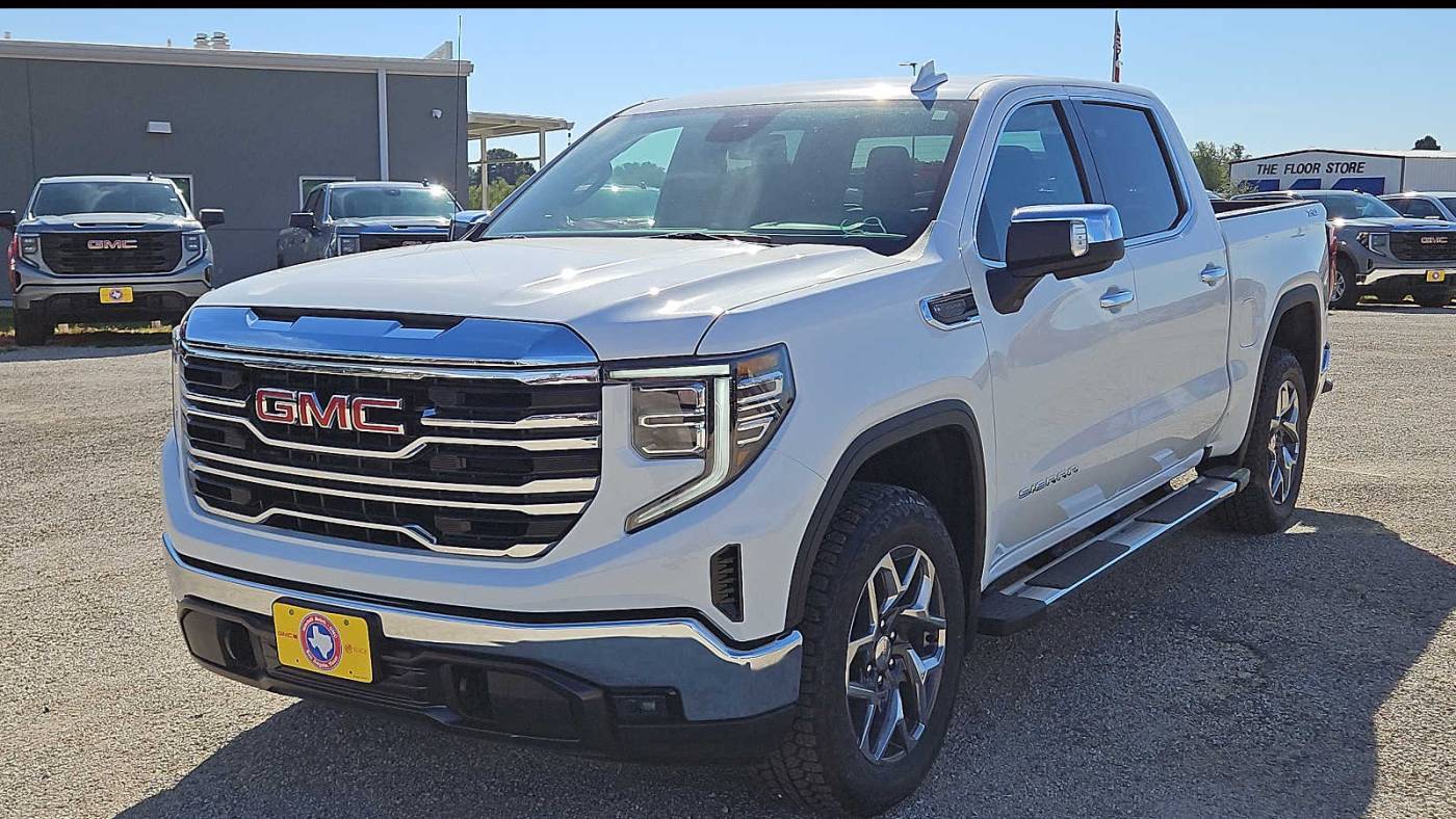 2025 GMC Sierra 1500 SLT — Pickup Truck — 5,930 mi — San Angelo, TX