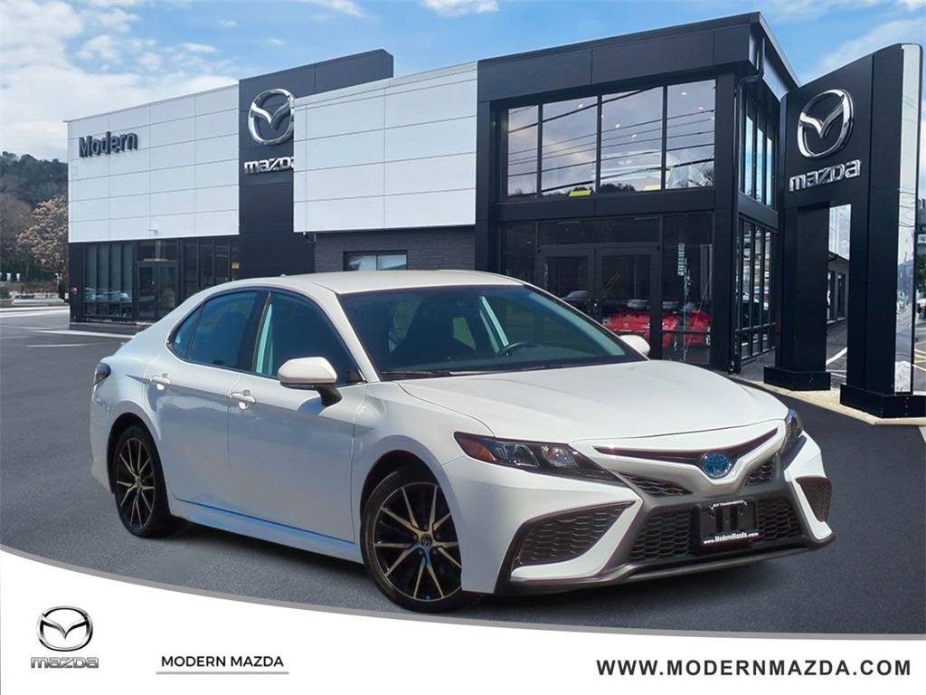 2022 Toyota Camry Hybrid SE — Sedan — 56,201 mi — Thomaston, CT