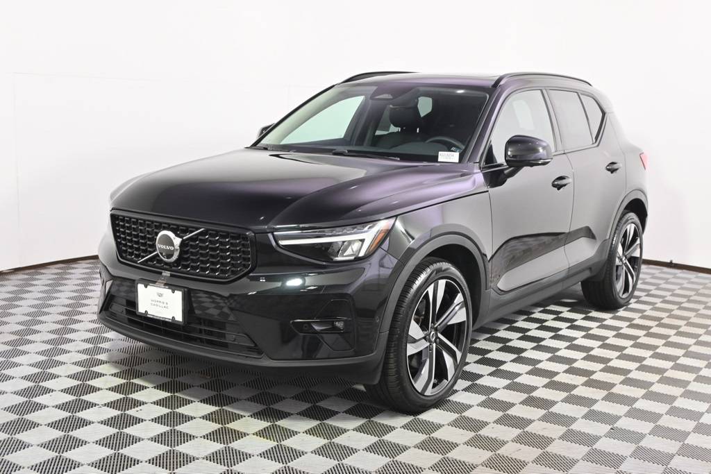 2024 Volvo XC40 Plus — SUV — 15,296 mi — Golden Valley, MN