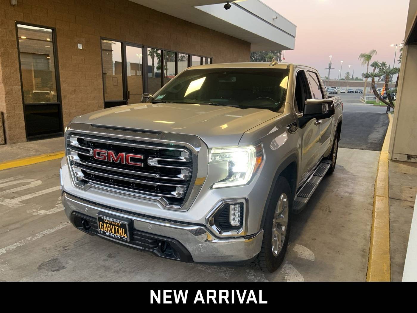2019 GMC Sierra 1500 SLT — Pickup Truck — 52,894 mi — Bakersfield, CA