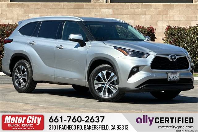 2022 Toyota Highlander XLE — SUV — 30,230 mi — Bakersfield, CA