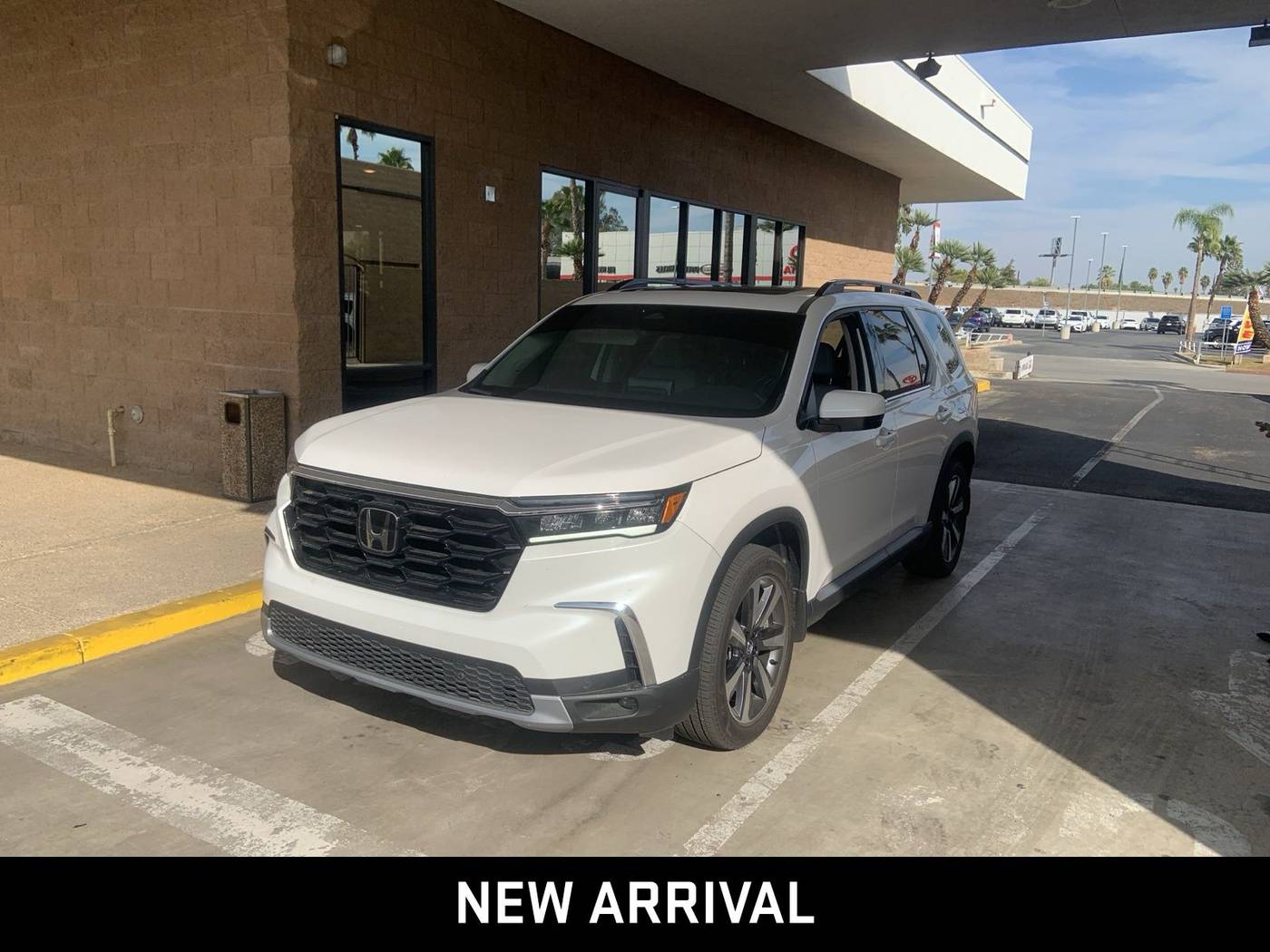 2025 Honda Pilot Touring — SUV — 6,022 mi — Bakersfield, CA