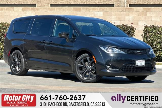 2019 Chrysler Pacifica Touring Plus — Minivan — 53,399 mi — Bakersfield, CA