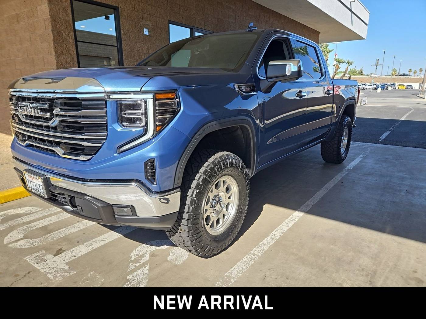 2024 GMC Sierra 1500 SLT — Pickup Truck — 5,749 mi — Bakersfield, CA