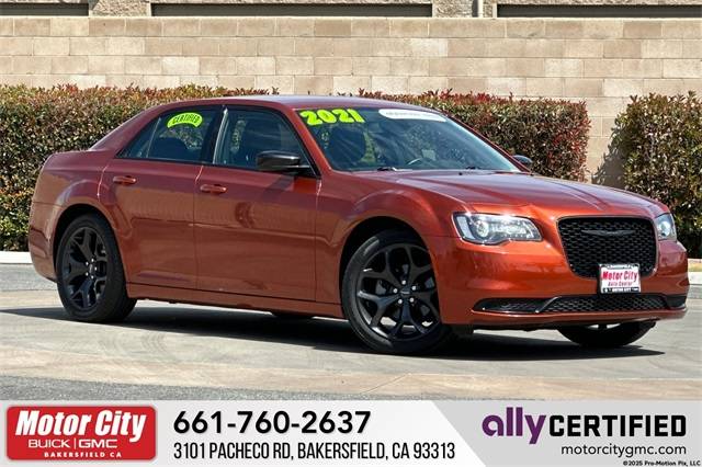 2021 Chrysler 300 Touring — Sedan — 18,463 mi — Bakersfield, CA