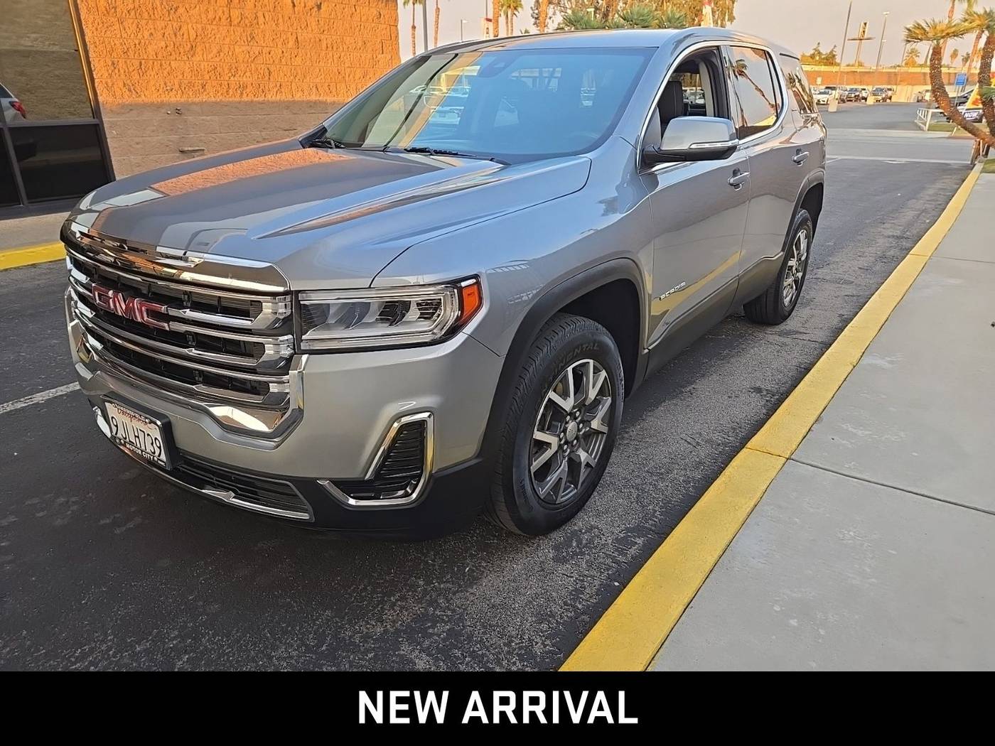 2023 GMC Acadia SLE — SUV — 25,059 mi — Bakersfield, CA