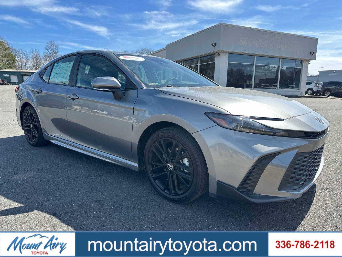 2025 Toyota Camry SE — Sedan — 5,631 mi — Mount Airy, NC