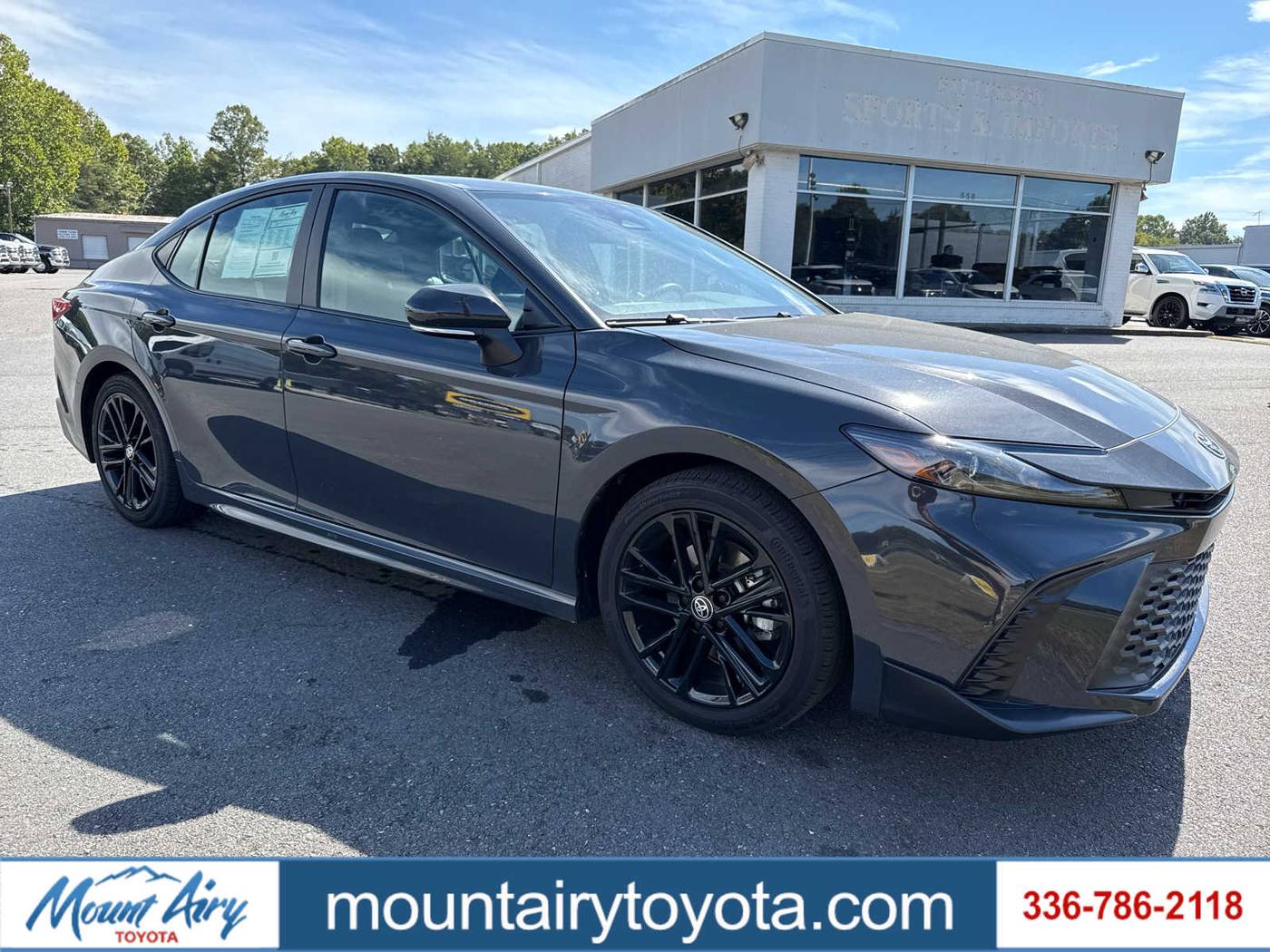 2025 Toyota Camry Hybrid SE — Sedan — 8,074 mi — Mount Airy, NC