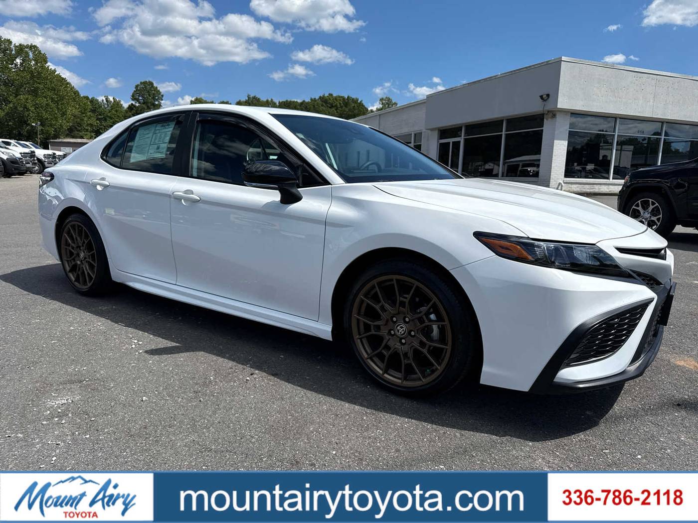 2023 Toyota Camry Hybrid SE — Sedan — 60,391 mi — Mount Airy, NC